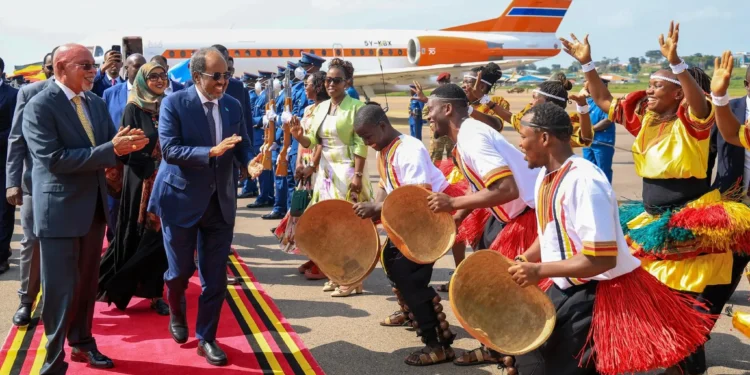 MW Xasan Sheekh oo ka degay Kampala, una sii gudbaya dal kale